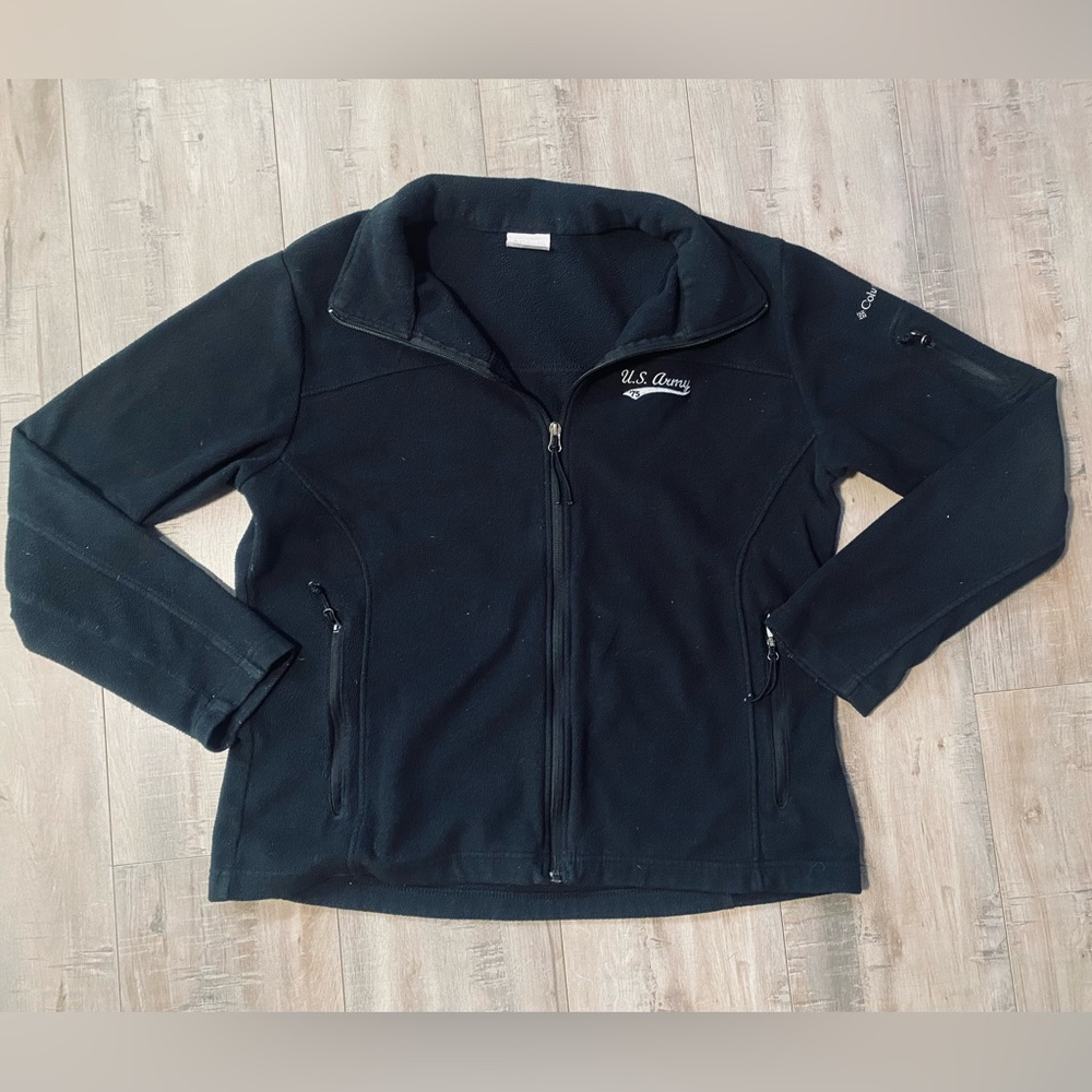 COLUMBIA black fleece with “US Army” logo